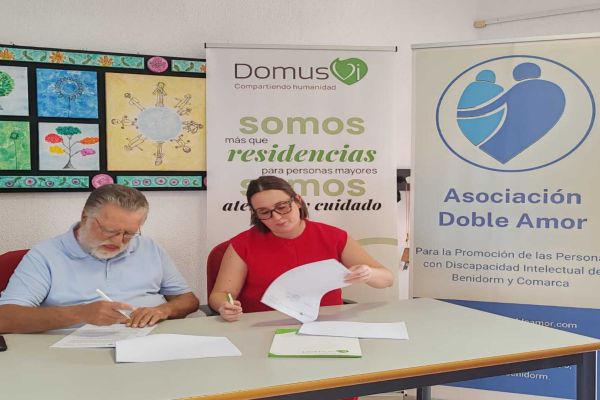 firma-convenio-con-domusvi